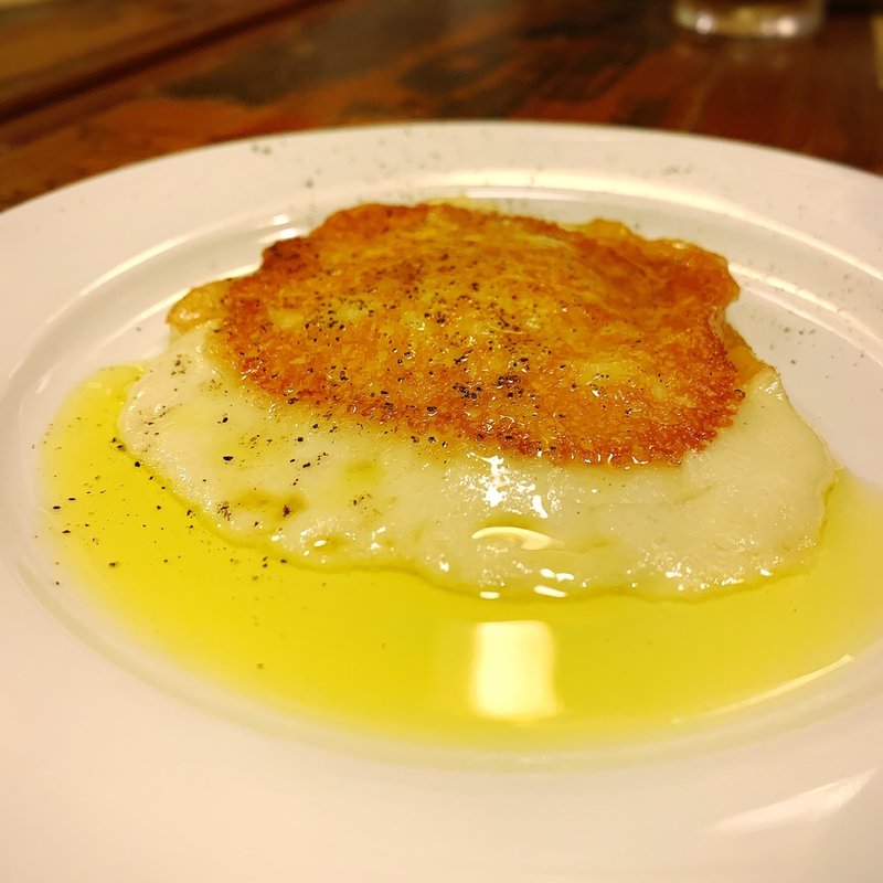 イタリア産カチョカヴァロの焼きチーズ(ピッツェリアパーレンテッシ)