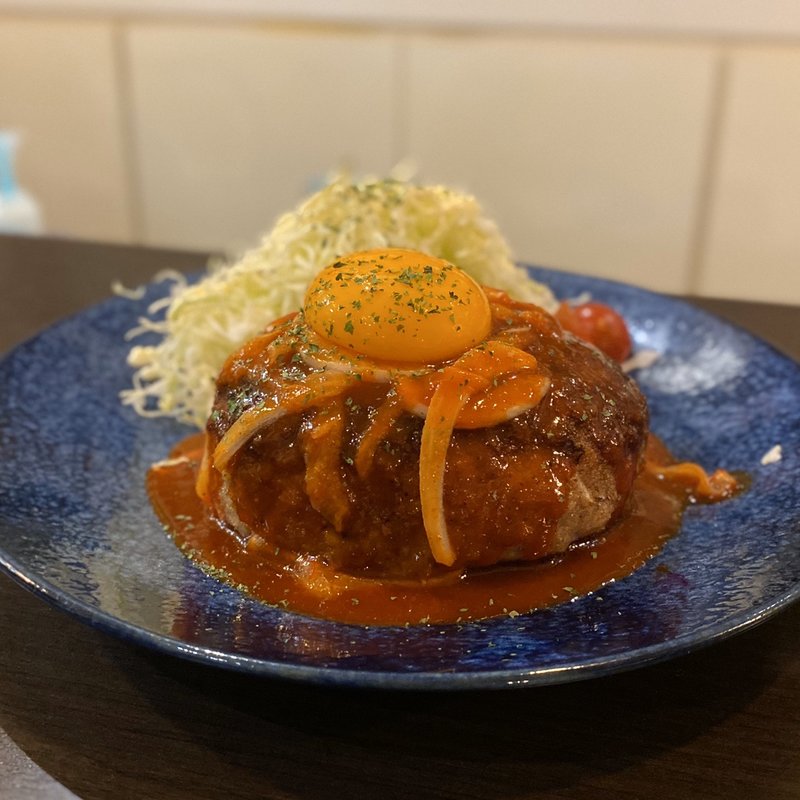 韓国風月見チーズハンバーグ(Lucca)