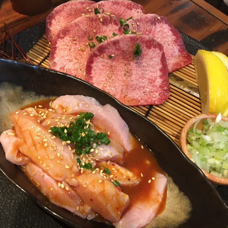 隼ミノ＆和牛上タン(隼ホルモン （ハヤブサホルモン）)