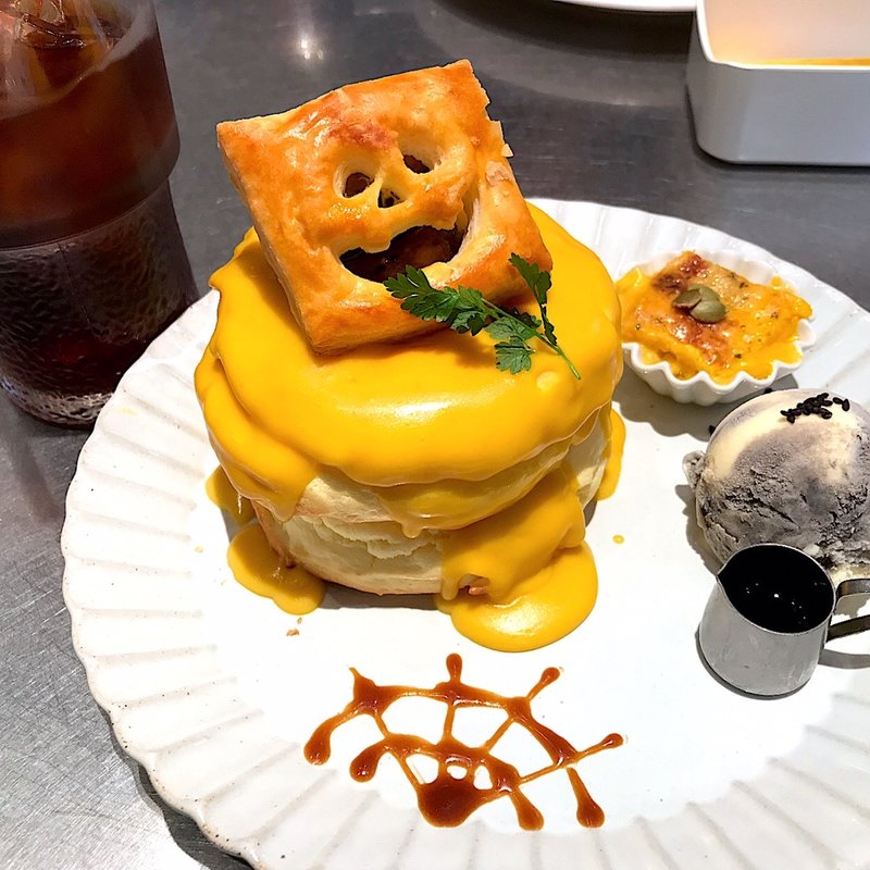 パンプキンパンケーキ　ハロウィンバージョン(レインボーパンケーキ 西武池袋店)