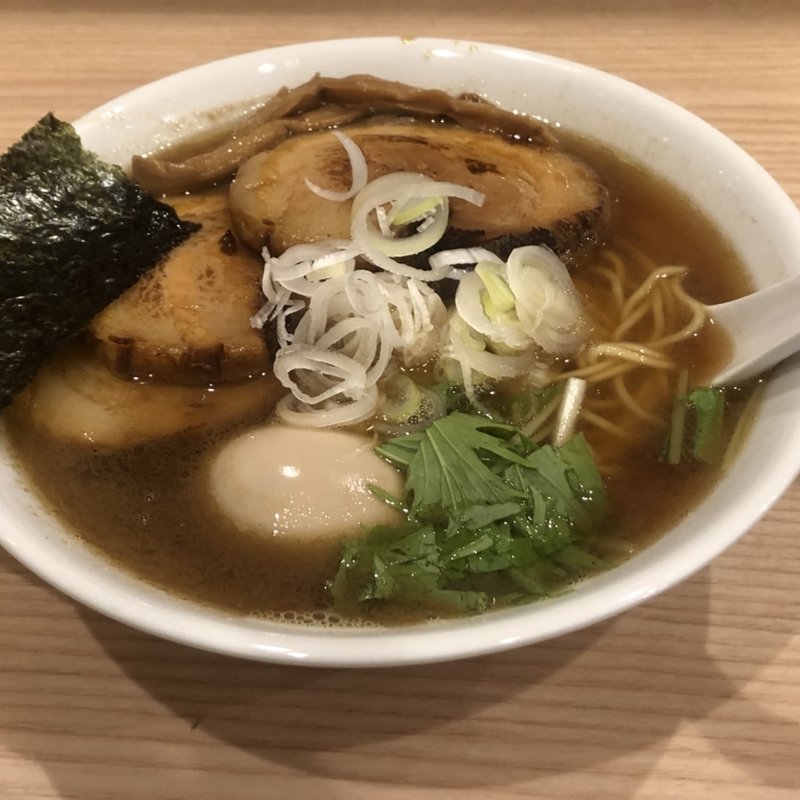 しょうゆラーメンチャーシュー　味玉(煮干中華そば　にいぼし)