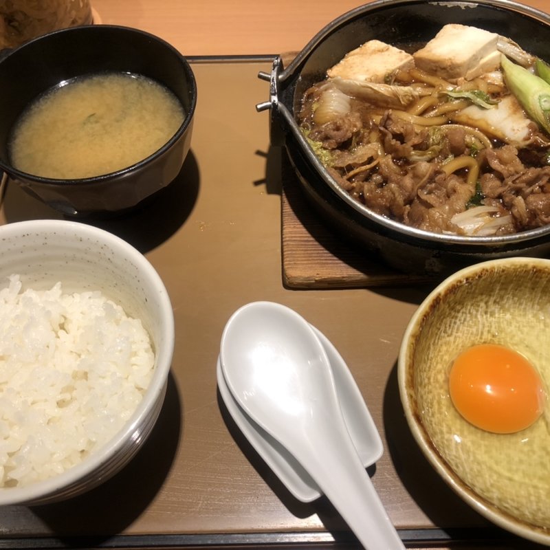 すき焼き定食(やよい軒 新宿明治通り店)