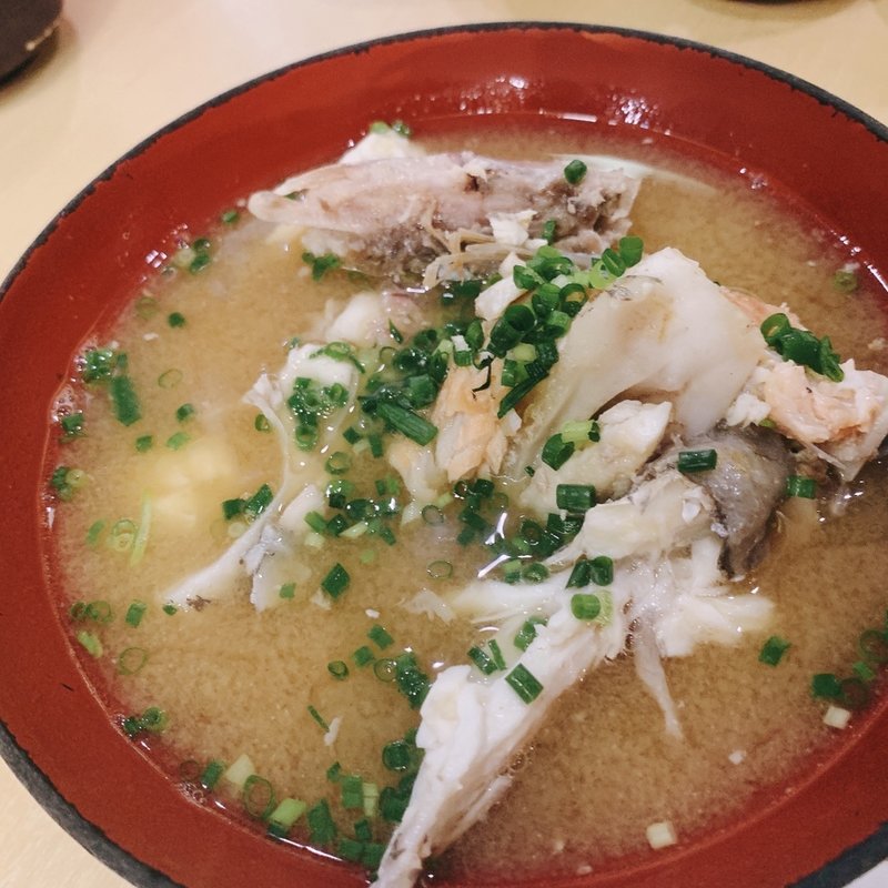 あら汁(廻鮮寿司 吉恒)