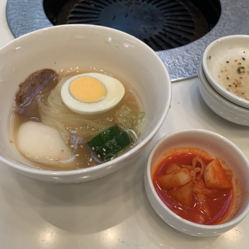 焼肉三点盛りと冷麺のセット(ぴょんぴょん舎 盛岡駅前店 （ピョンピョンシャ）)