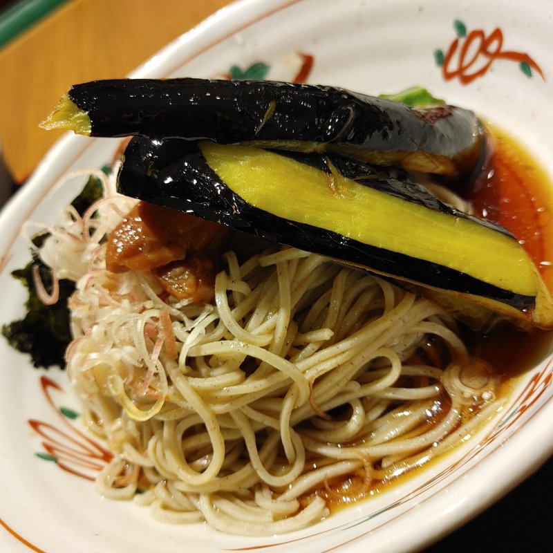 揚げなすと紀州南高梅のおろしそば(歌行燈ゑべっさん)