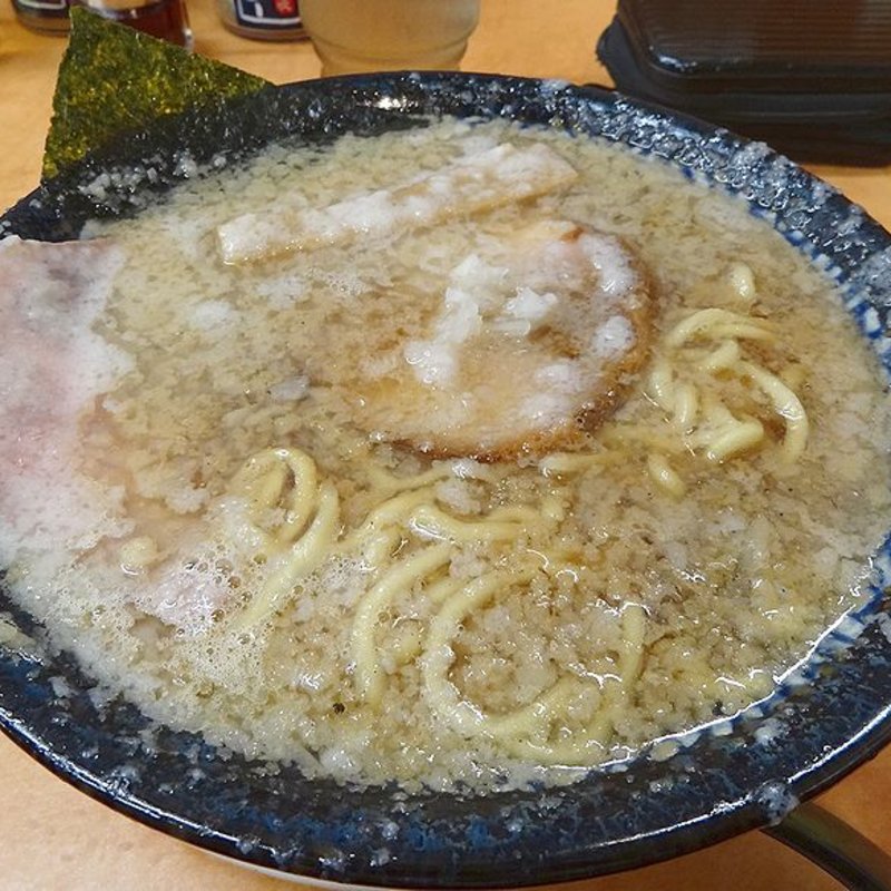背脂煮干し醤油ラーメン(麺屋 大羽 住之江店)