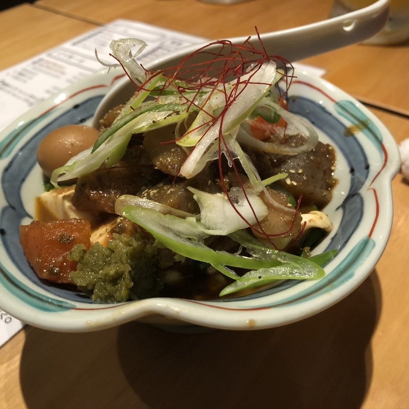 トリッパと牛スジのマーボー煮込み(居酒屋ごー)