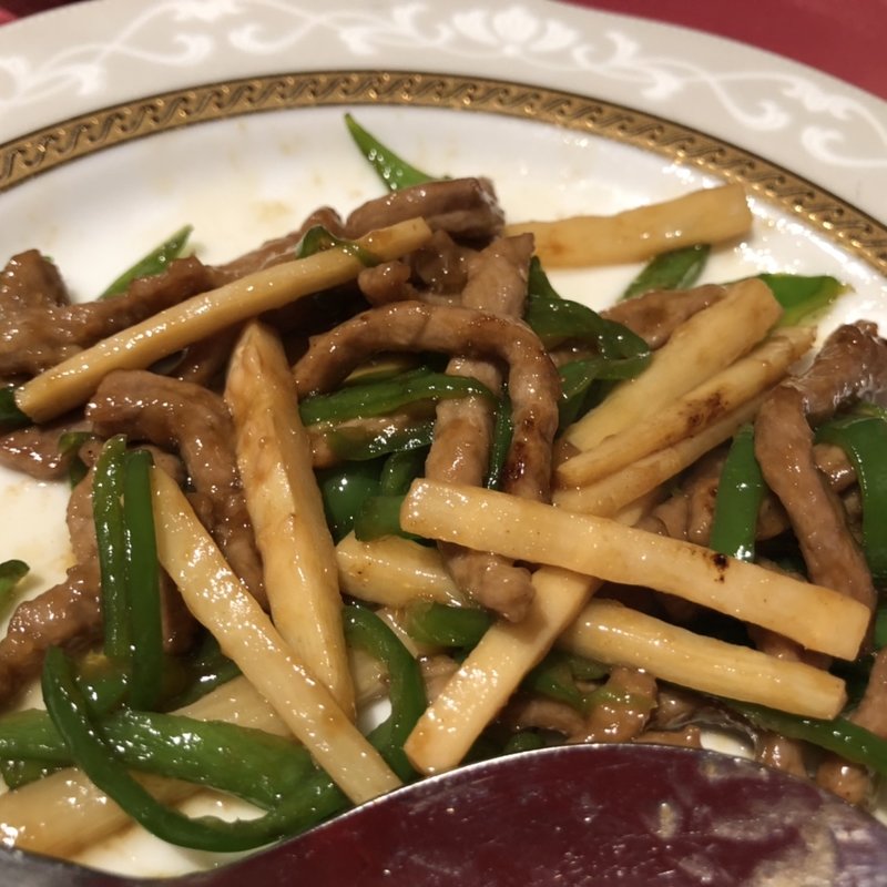 牛肉とピーマンの細切り炒め　小(燕来香)