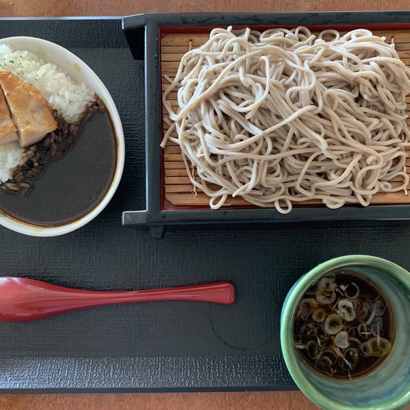 せいろそばとミニカレー(ミッションヒルズカントリークラブ)