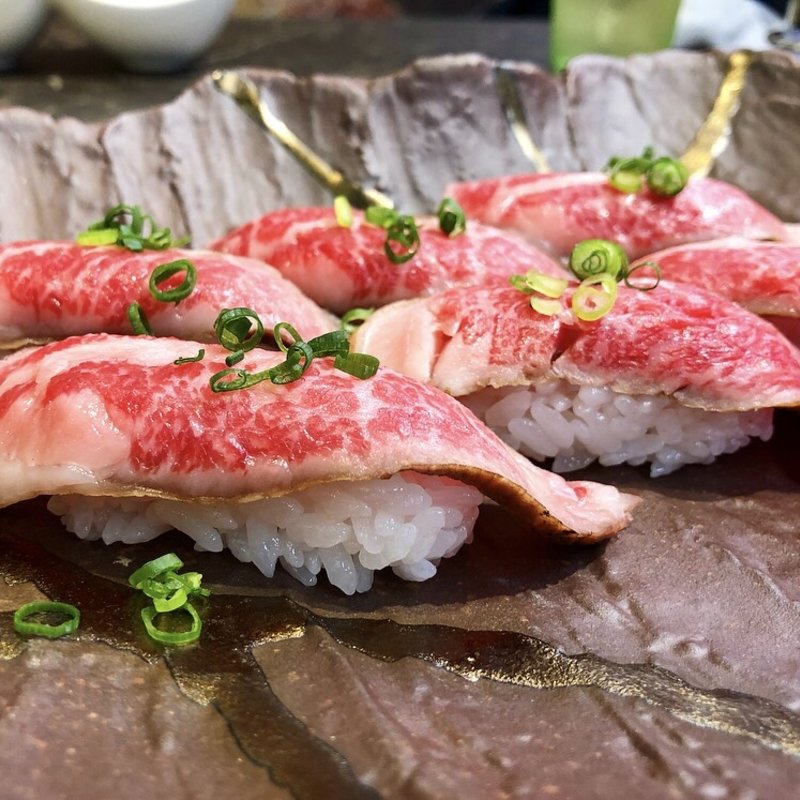 肉寿司(焼肉どうらくPREMIUM離宮 京都三条店)