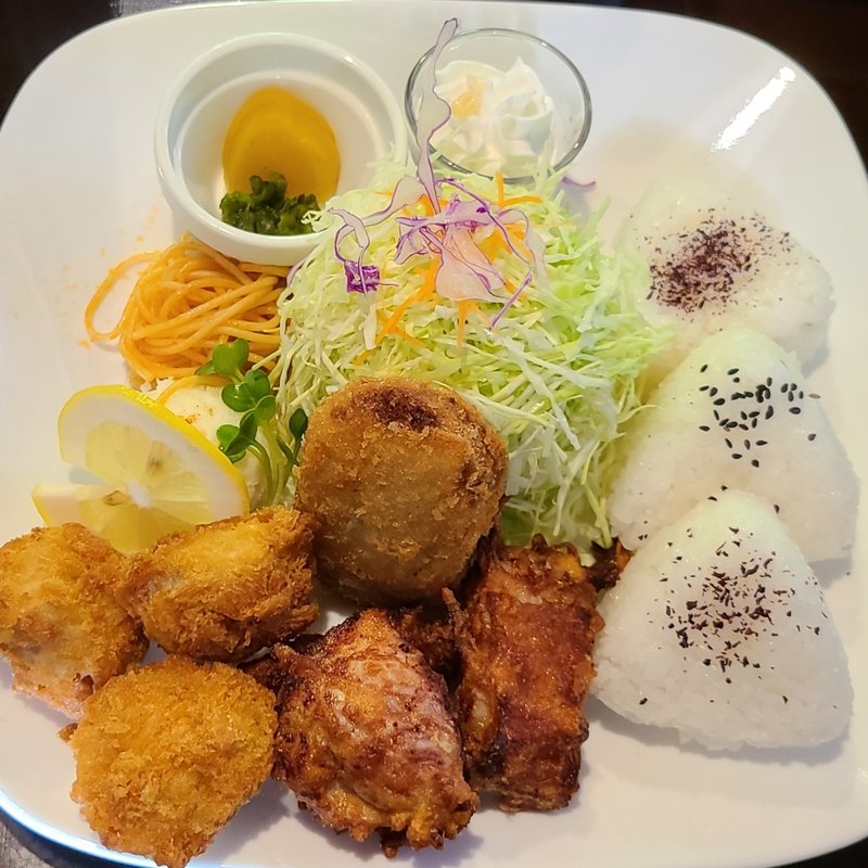 ミックスカツ定食(カリンカ)