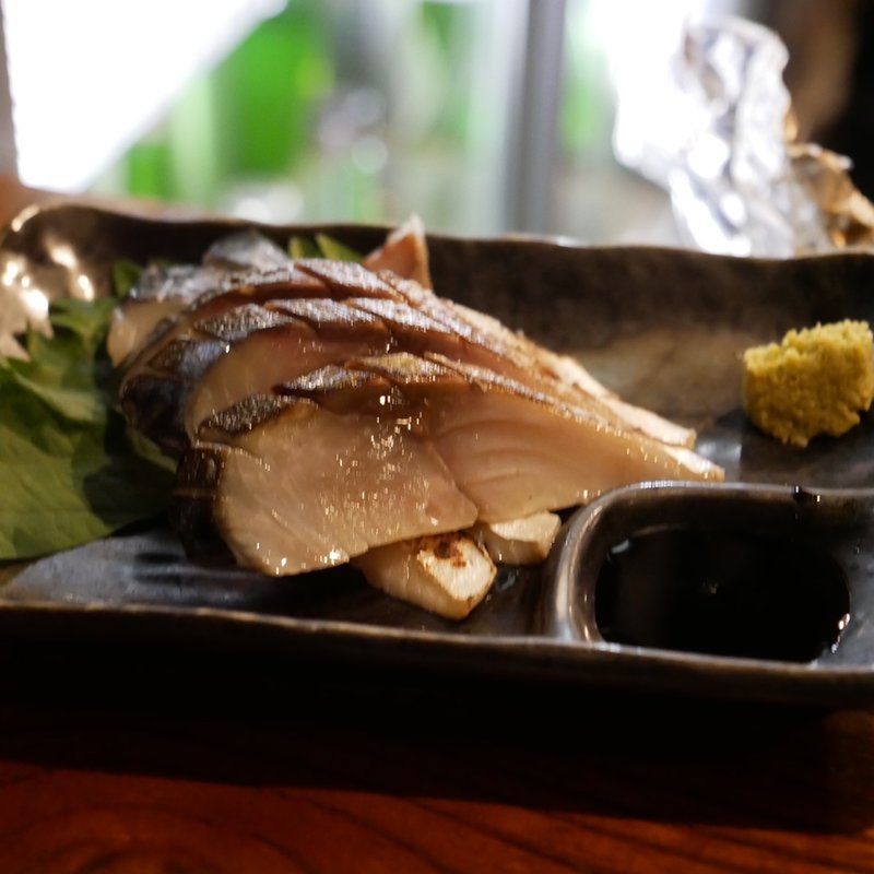 しめさばきずし炙り焼き(酒蔵 櫛羅)