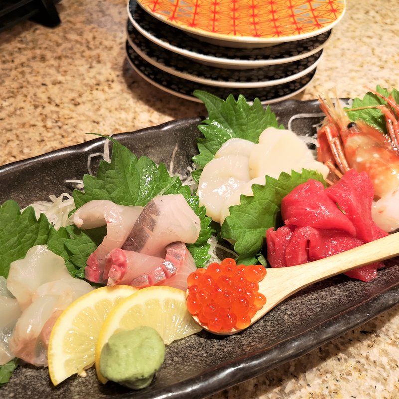 お造り盛り合わせ(江戸前回転寿司 弥一 阪急うめだ本店)