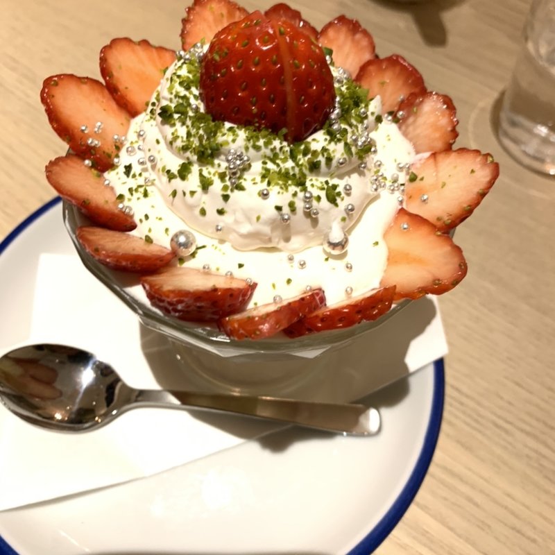 いちごのアイスパフェ(chano-ma 横浜)