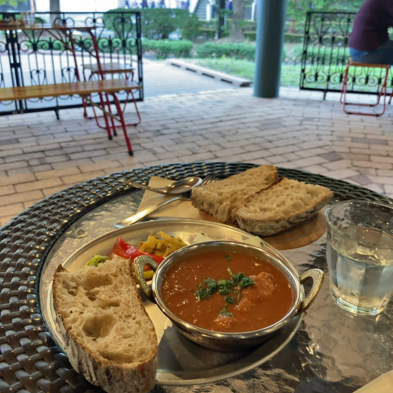 チキンのトマトカレー(モイベーカリー)