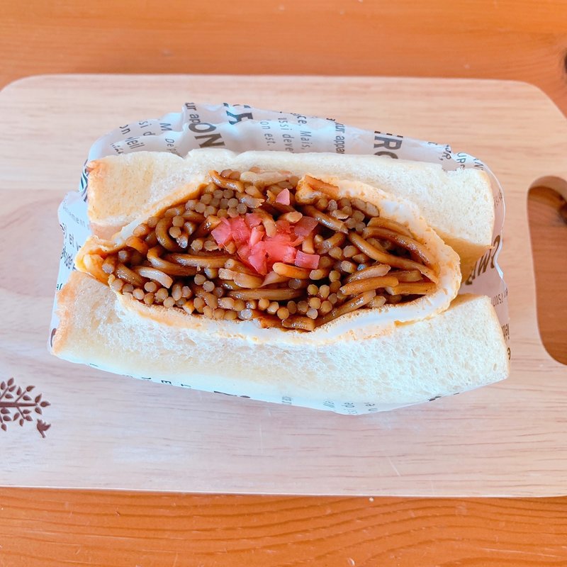 オムそばサンド(Boulangerie Riche )