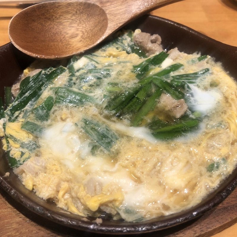 肉ニラ玉子とじ(酒と飯 トリイチ)
