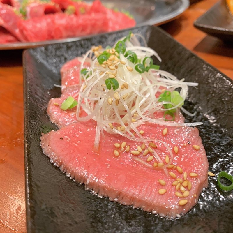 牛タン刺し(牛の涎)