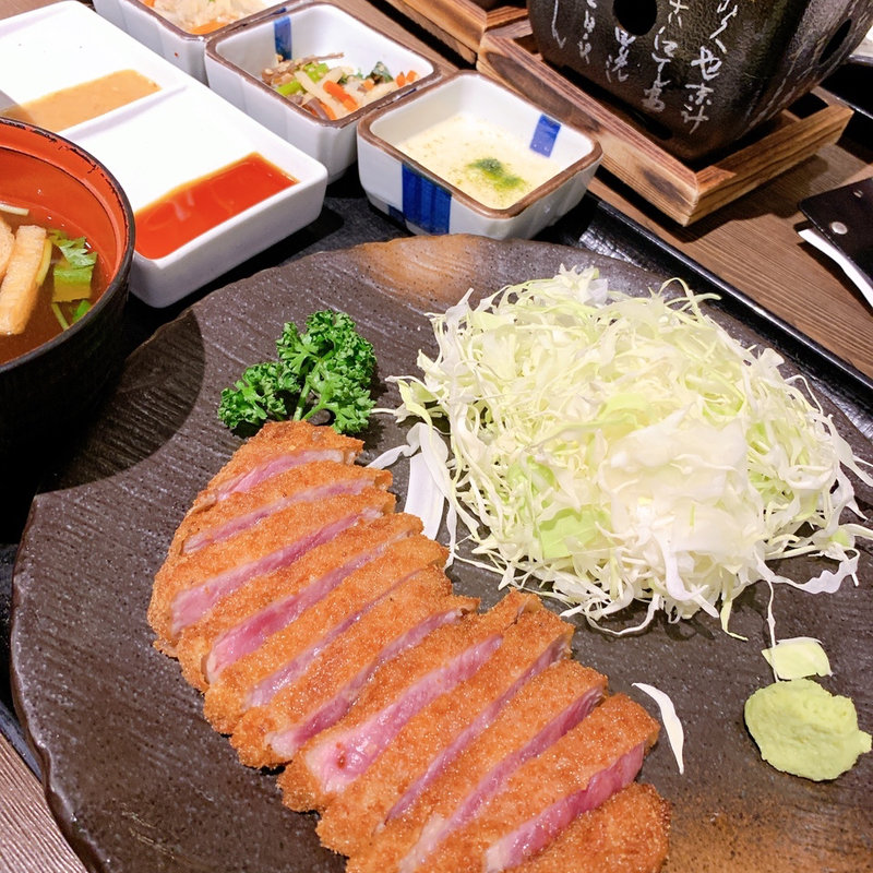 牛かつ麦飯とろろセット(牛かつもと村 ルクア店)