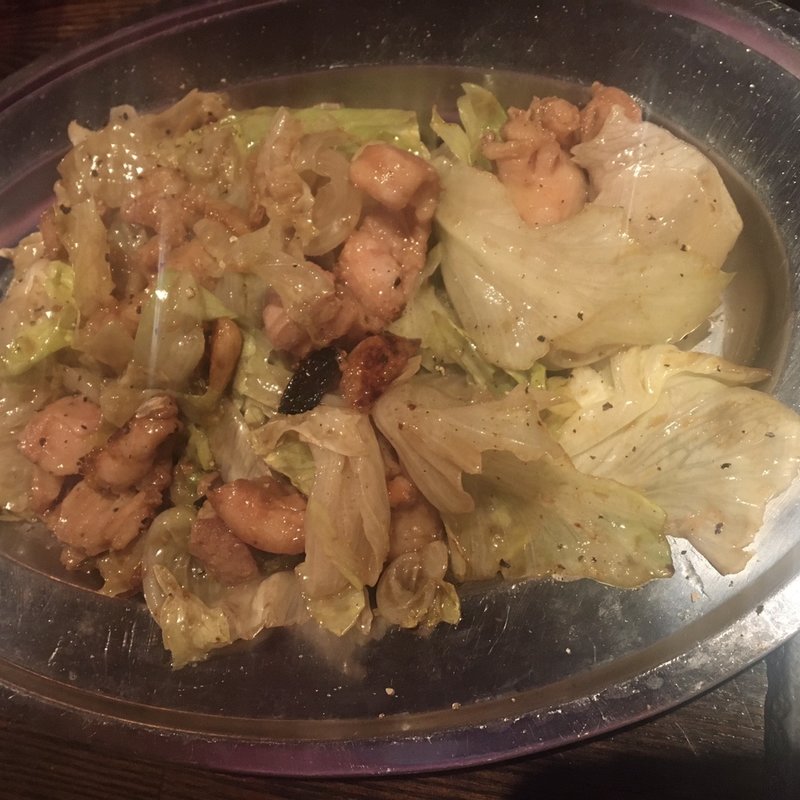 和牛ホルモンとシャキシャキレタスのガーリックホルモン焼き(オラ!ボッサ （ola!Bossa）)