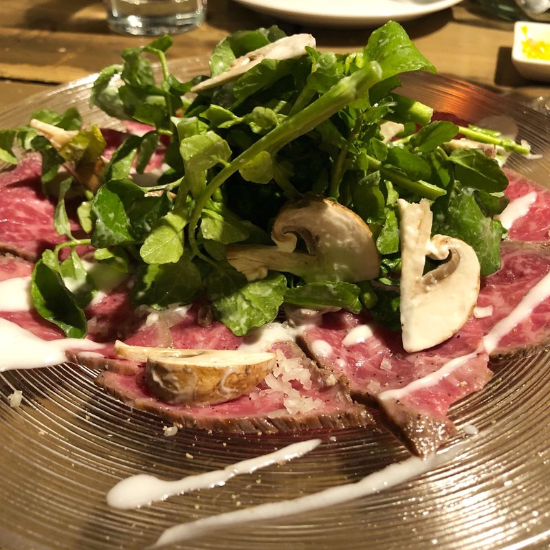 短角牛ウチモモ肉のカルパッチョ(lumielune(ルミエルネ))