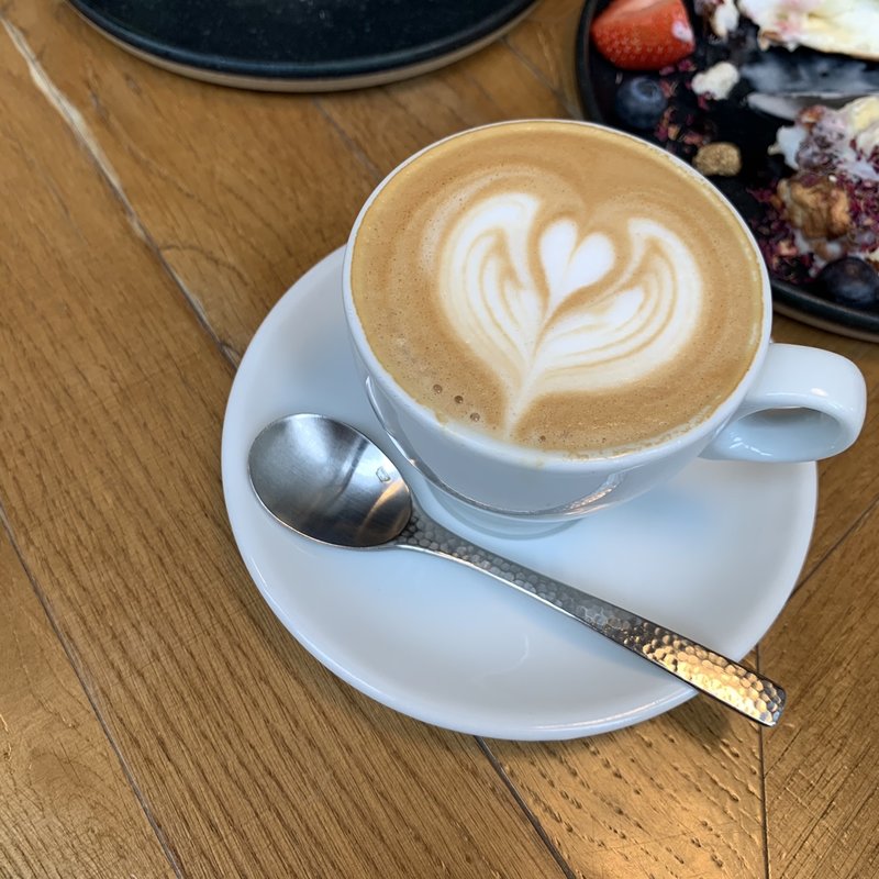 フラットホワイト(METoA Cafe ＆ Kitchen)