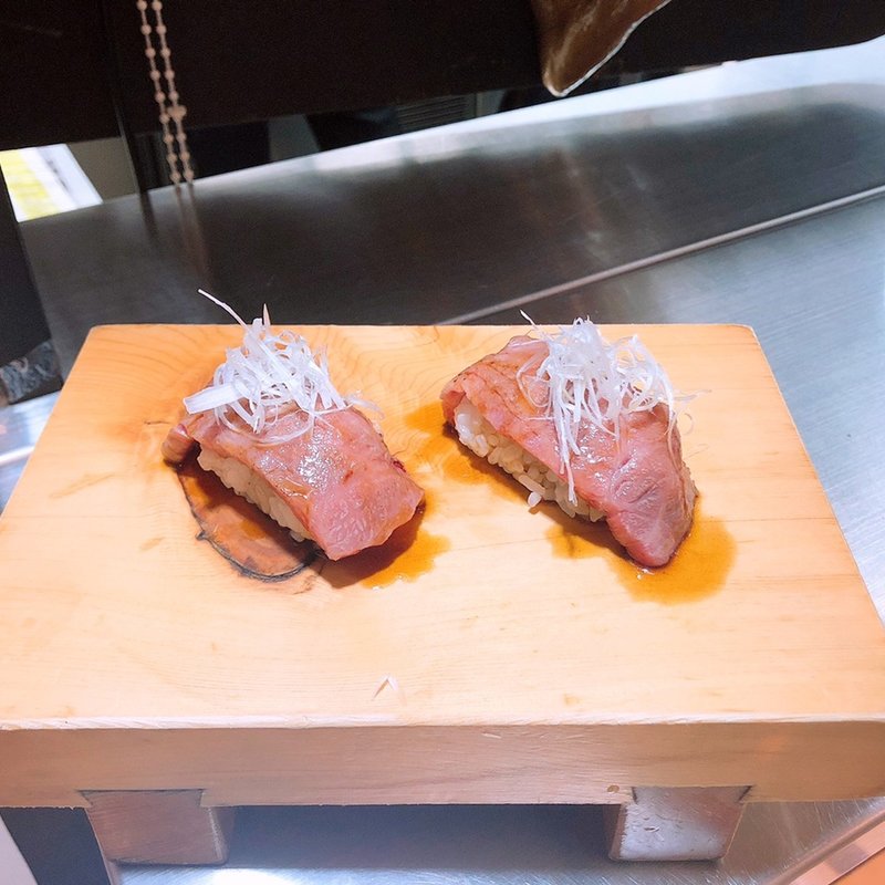 能登牛の炙りにぎり(能登牛　たくみ)