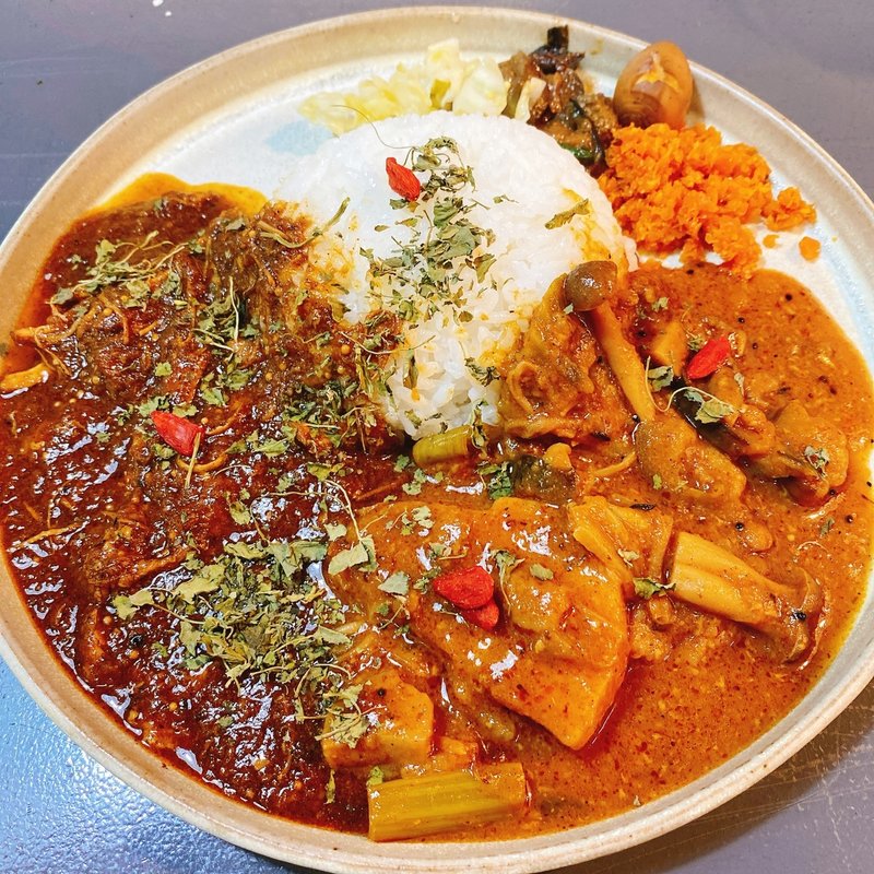 あいがけ(カレー堂 大砂漠)