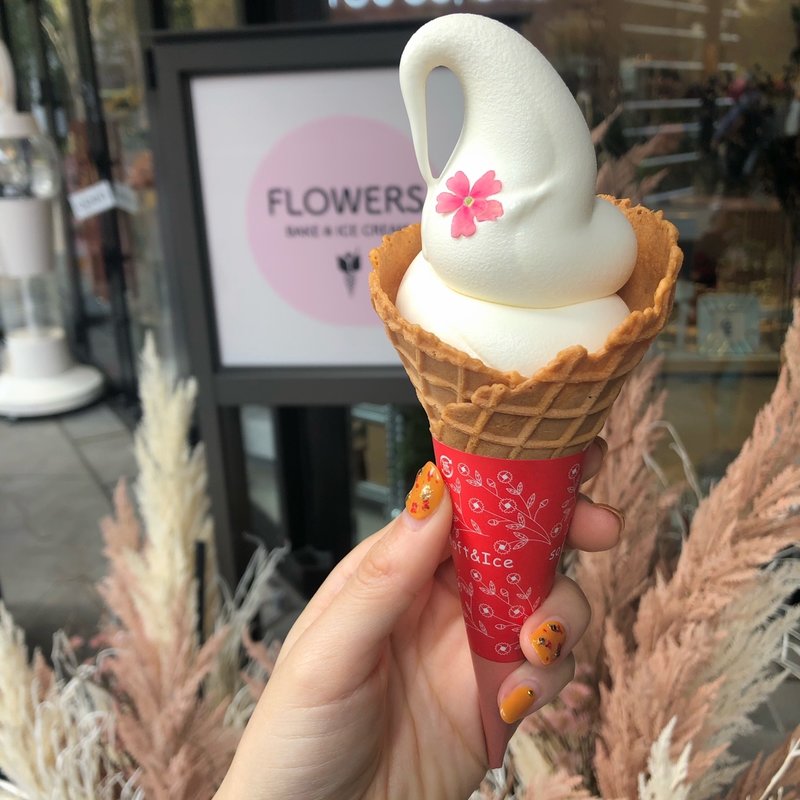 バニラアイスクリーム(FLOWERS BAKE＆ICE CREAM フラワーズ ベイク&アイスクリーム)
