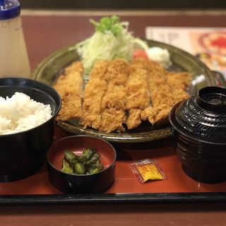 ビックチキンカツ定食(和風レストラン まるまつ壬生店)