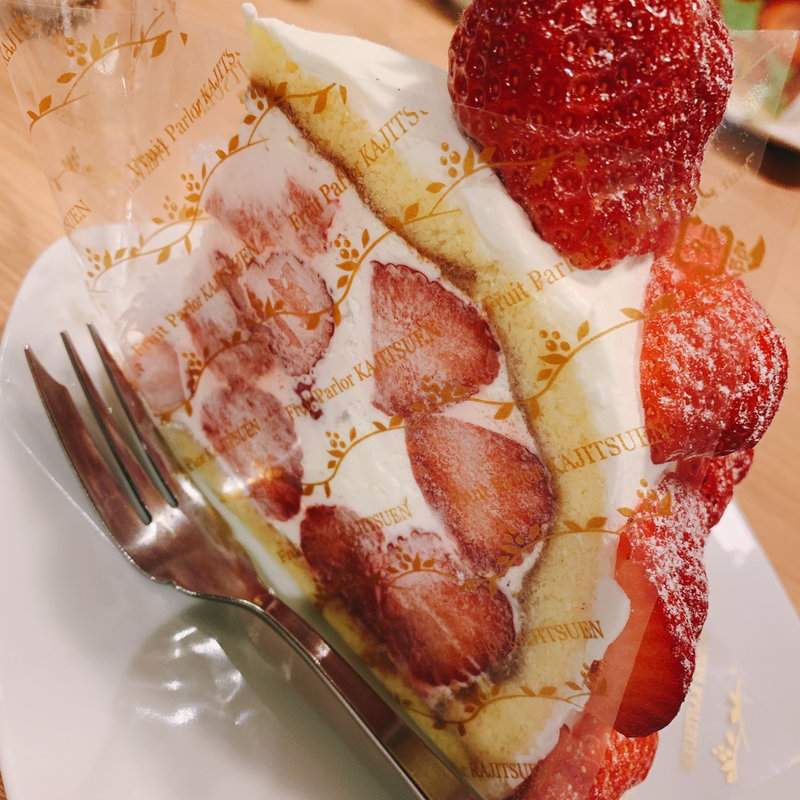 苺ズコット(果実園 リーベル 東急吉祥寺店)