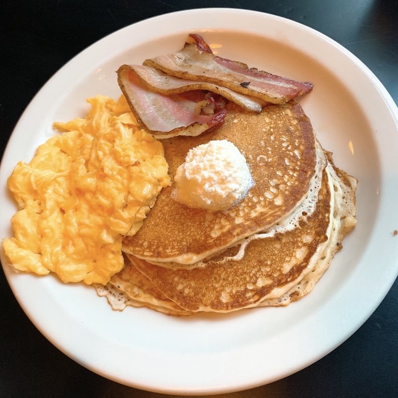 パンケーキwithベーコン&スクランブルエッグ(San Francisco Peaks)