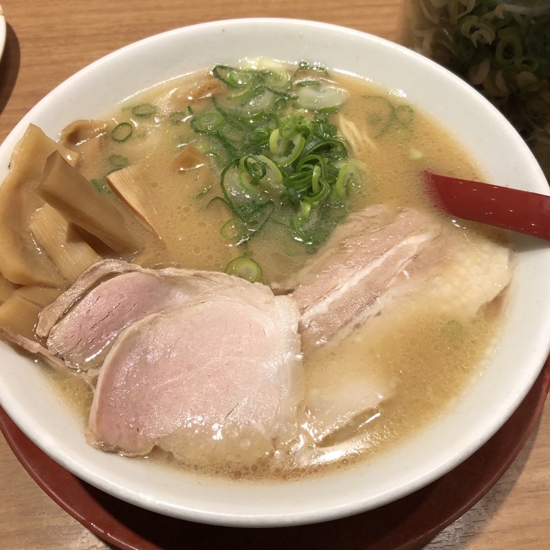 ラーメンにメンマトッピング(ラーメン横綱 阪急三番街店)