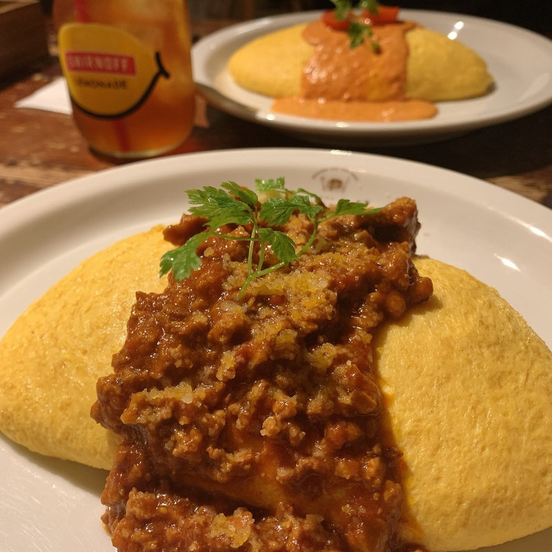 キーマカレーソース　オムライス(カフェ アクイーユ 恵比寿)
