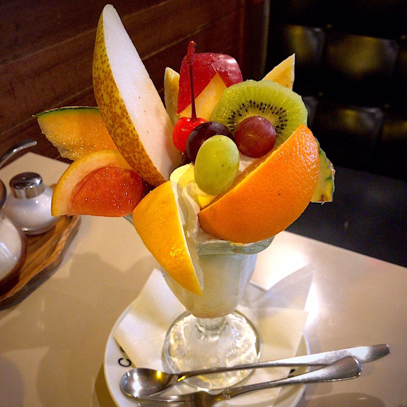 特製マロン風フルーツパフェ(喫茶 マロン )