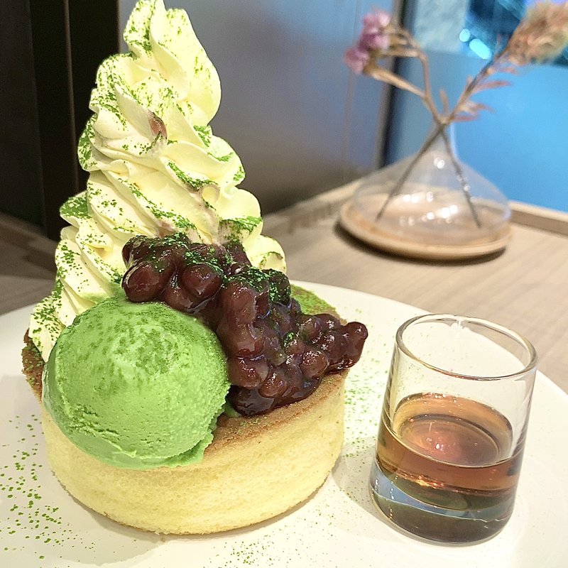 抹茶あずきのスフレ(伊右衛門カフェ ルクア イーレ店)