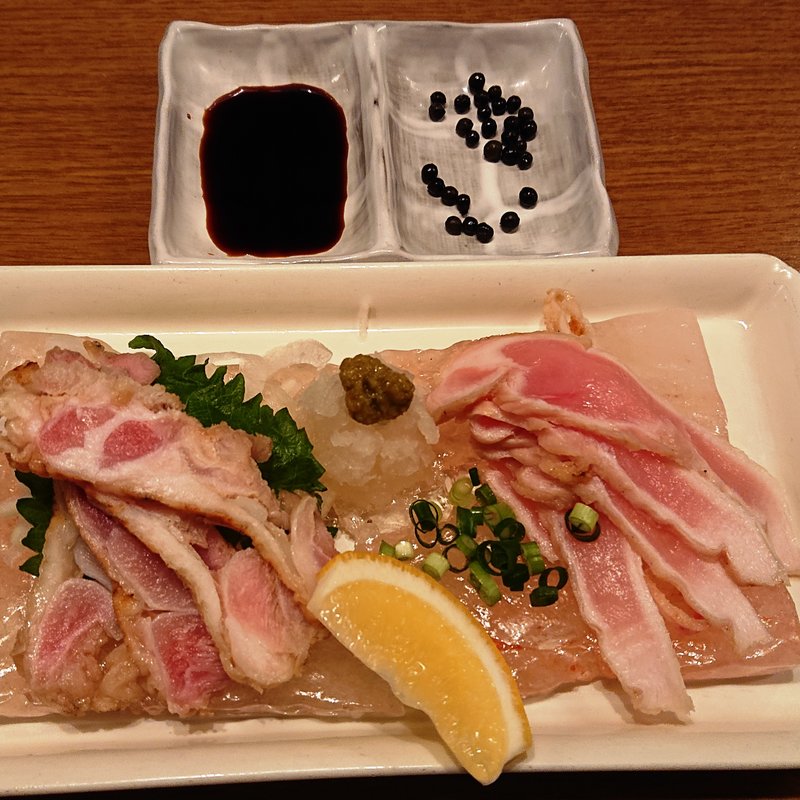 総州紅楽美のたたき岩塩盛り(とり鉄 京急川崎駅前店)