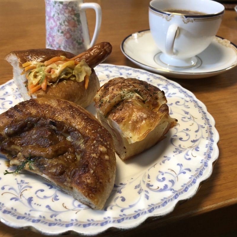 バターチキンカレーパン(The City Bakery 平和)