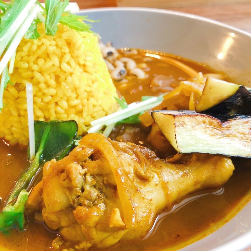 チキンカレー -バターターマリックライスと豆を添えて-(YETI ROASTERY. COFFEE)