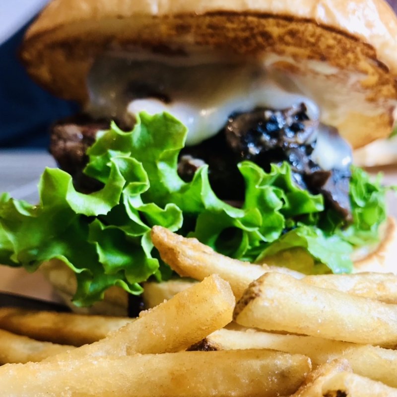 ガリバタマッシュルームチーズバーガー(GREEDY FOX BURGER)