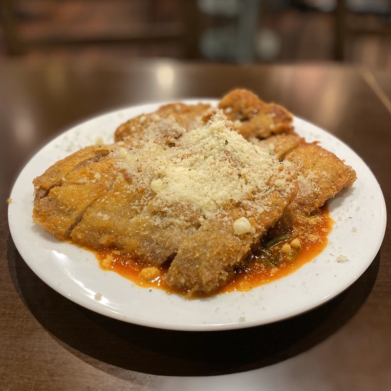 松阪豚ロースカツレツ ミラノ風パルメザンチーズトマトソース(D’skitchen 祖父江料理店)