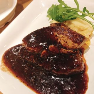 牛フィレ肉とフォアグラのソテー ロッシーニ風(赤白 ルクア大阪店 （コウハク）)