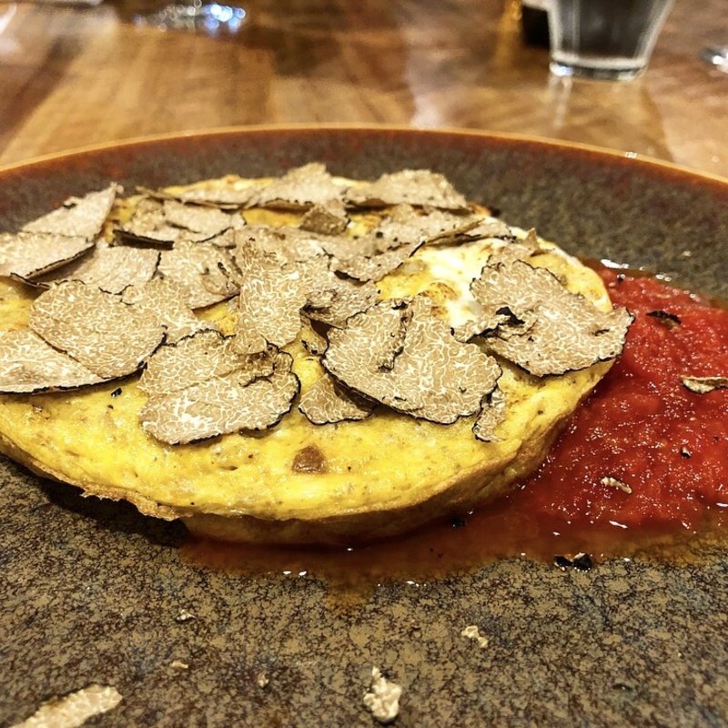 秋トリュフのオムレツ(オステリア エ バール ポレンタ )