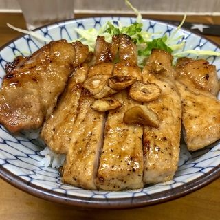 トンテキ丼(ラーメン専科 竹末食堂)