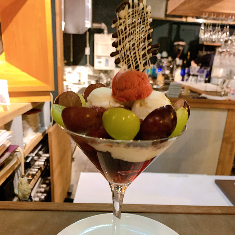 秋のぶどうパフェ(夜パフェ専門店 NORD° )