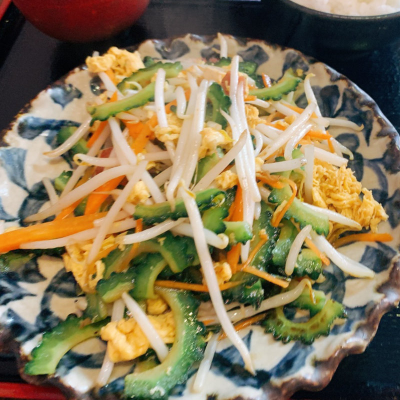 ゴーヤーチャンプル定食(沖縄郷土料理 星の浜食堂)
