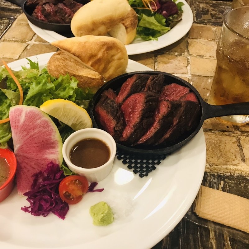 牛GRILLステーキサラダプレート(CAFE NOB)