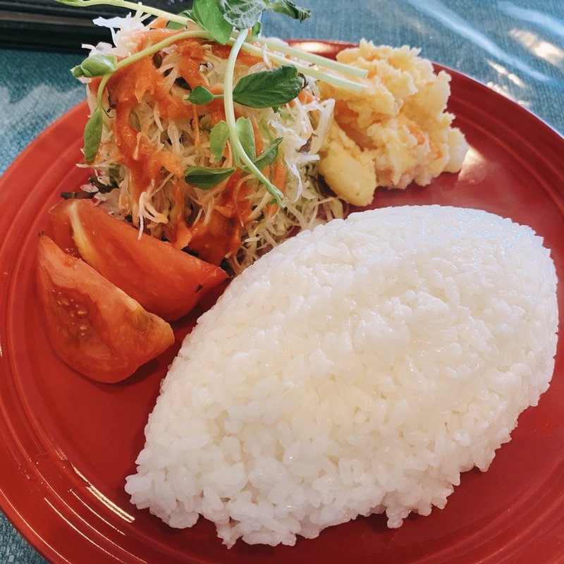 サラダ、ライス(クールカフェ )