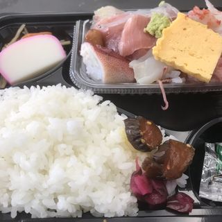 刺身弁当(うおへい鮮魚店)