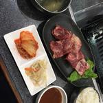カルビ定食(健美亭)